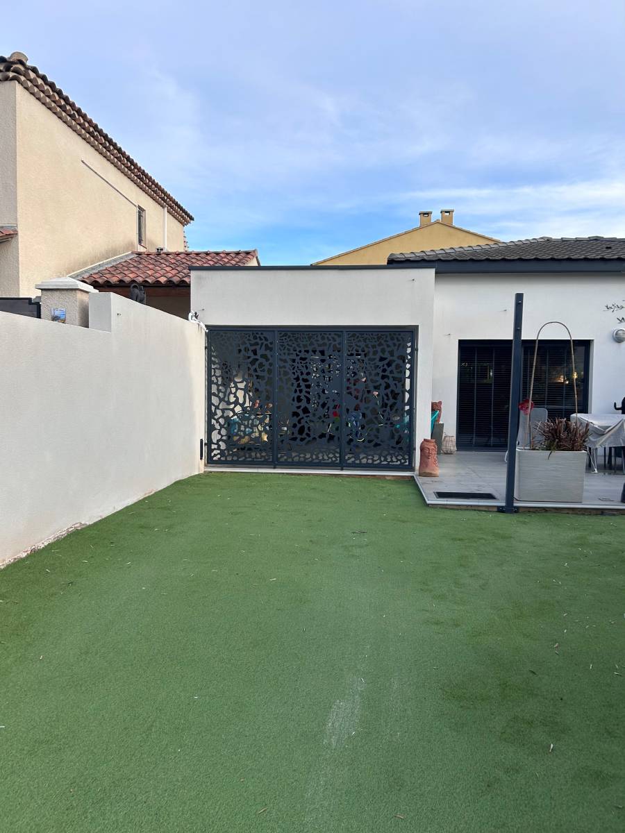 BRISE VUE EN FER FORGE MOTIF DECOUPE LASER PERSONNALISE