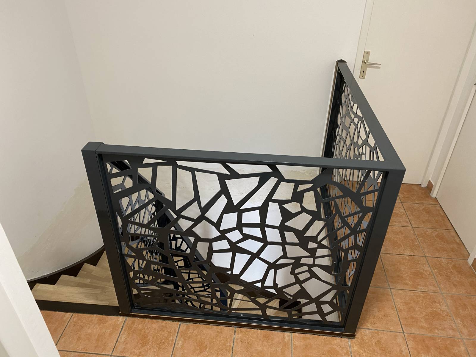 Garde-corps avec découpe laser sur salon de provence