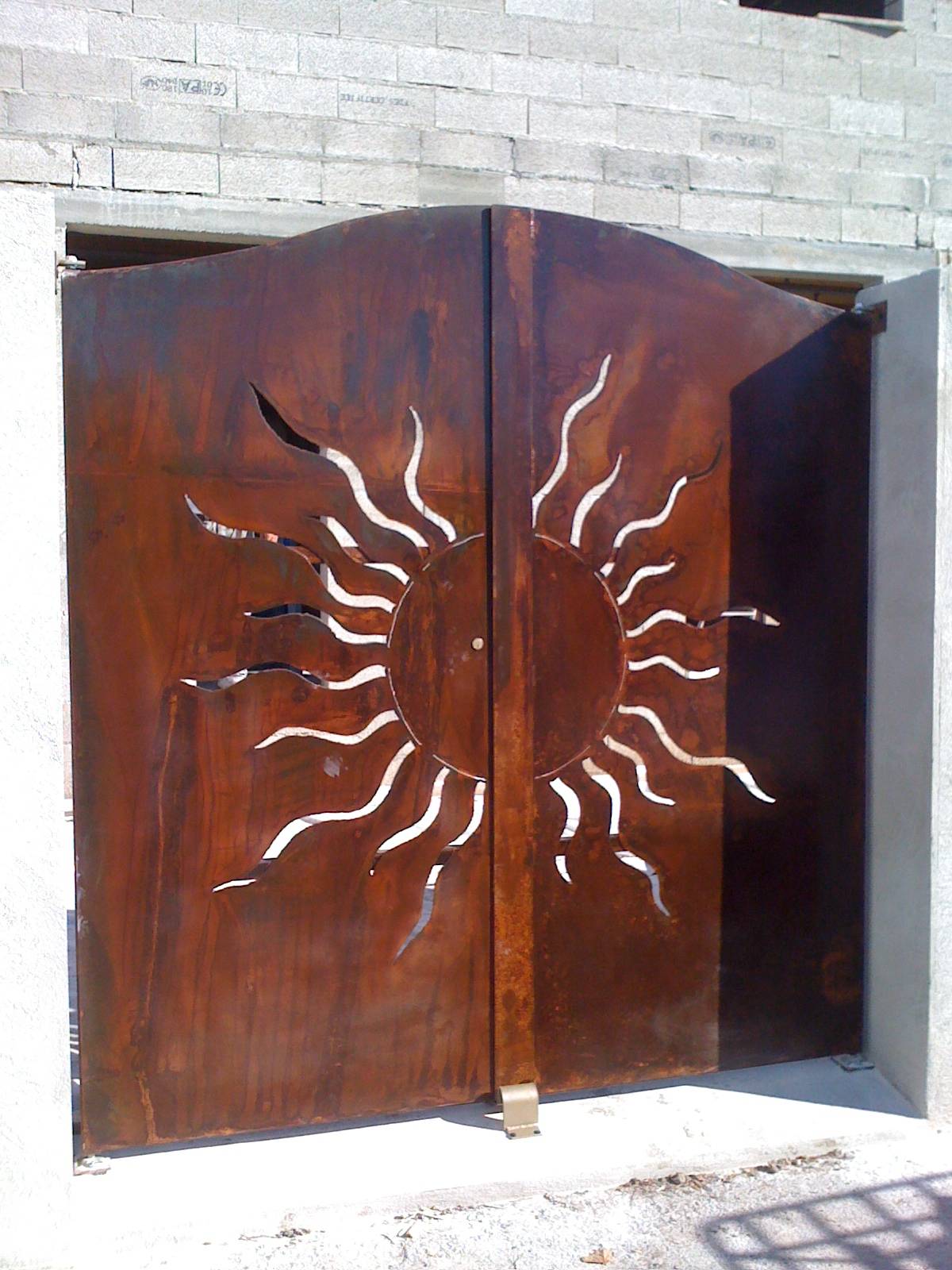 Portail découpe laser soleil