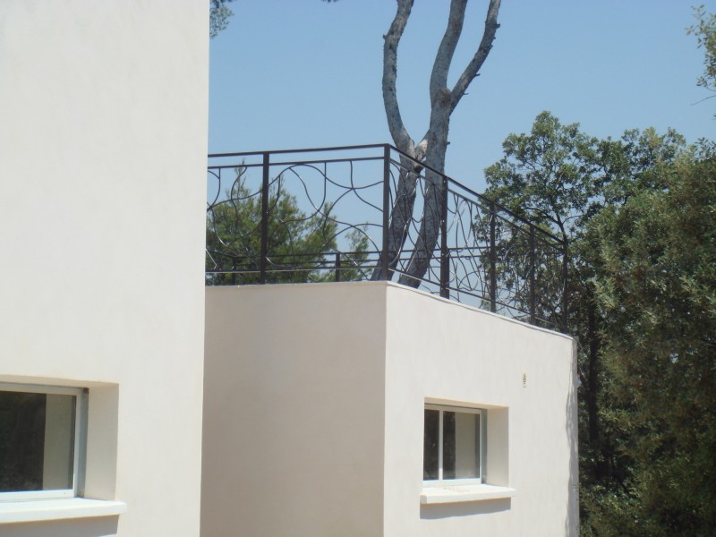 Garde-corps en fers forgés pour terrasses extérieures à Salon de Provence
