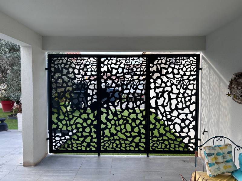 BRISE VUE EN FER FORGE MOTIF DECOUPE LASER PERSONNALISE