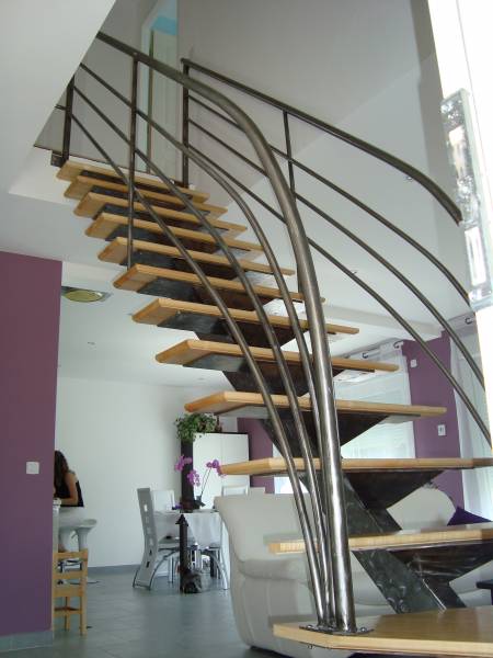 Création d'escalier sur mesure avec marche bois