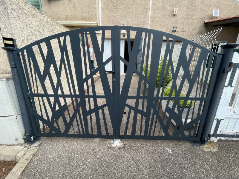 PORTAIL DECOUPE LASER