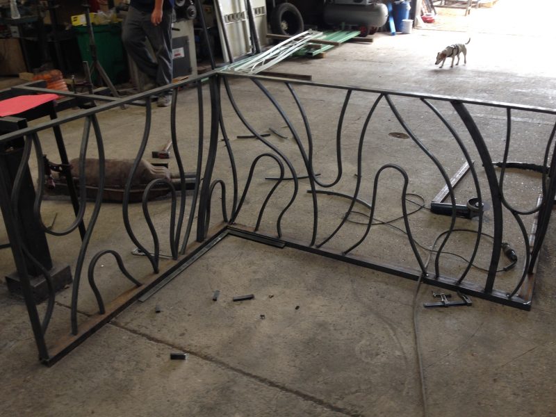 Montage à blanc garde-corps dans nos ateliers à Istres